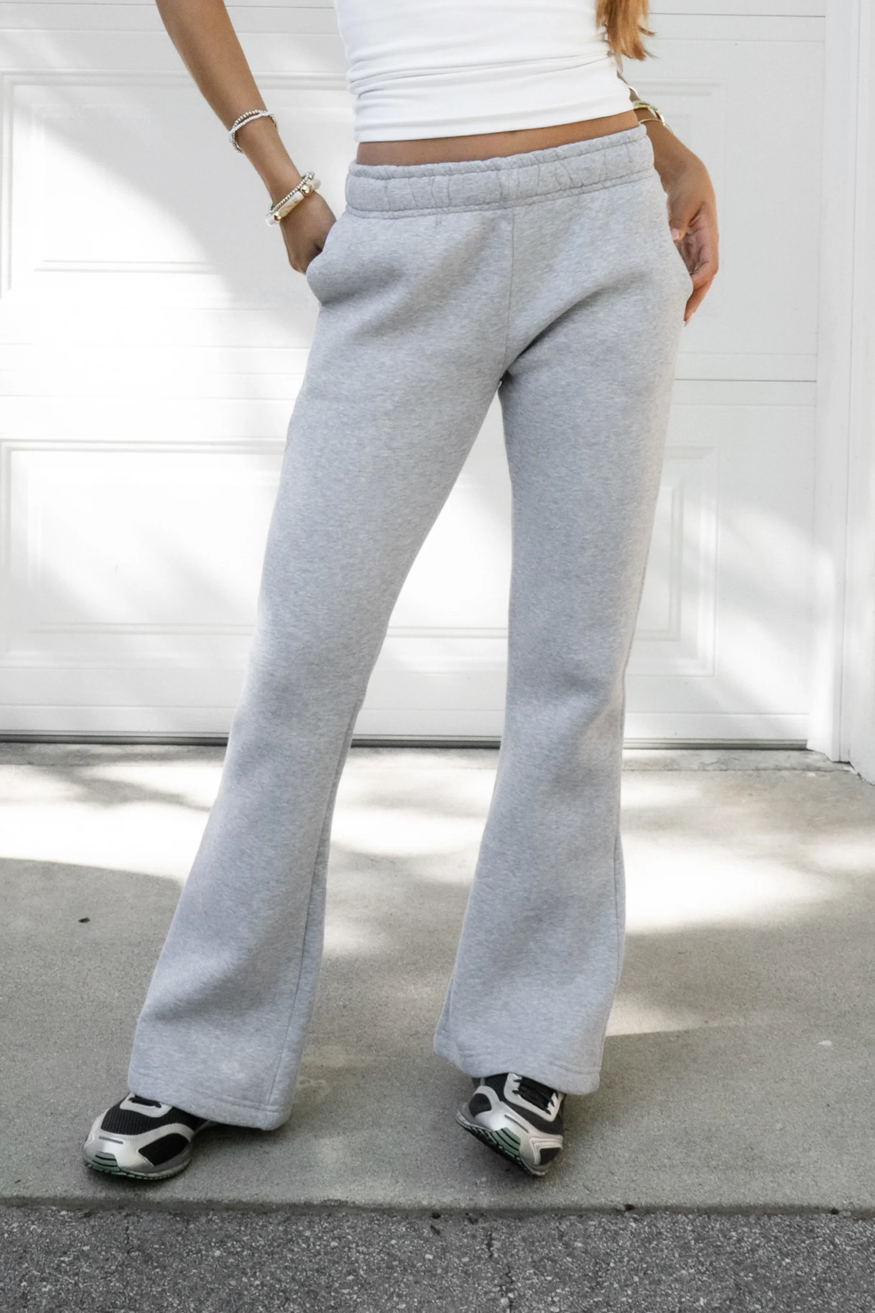 JIYA Essential Fleece Flare Sweat Pants - Image 10